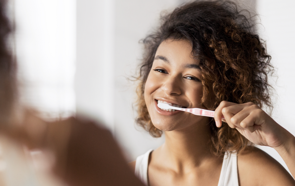 ナゼ女性の方が口臭が深刻なのか  ―女性ホルモンと口腔内環境の知られざる関係